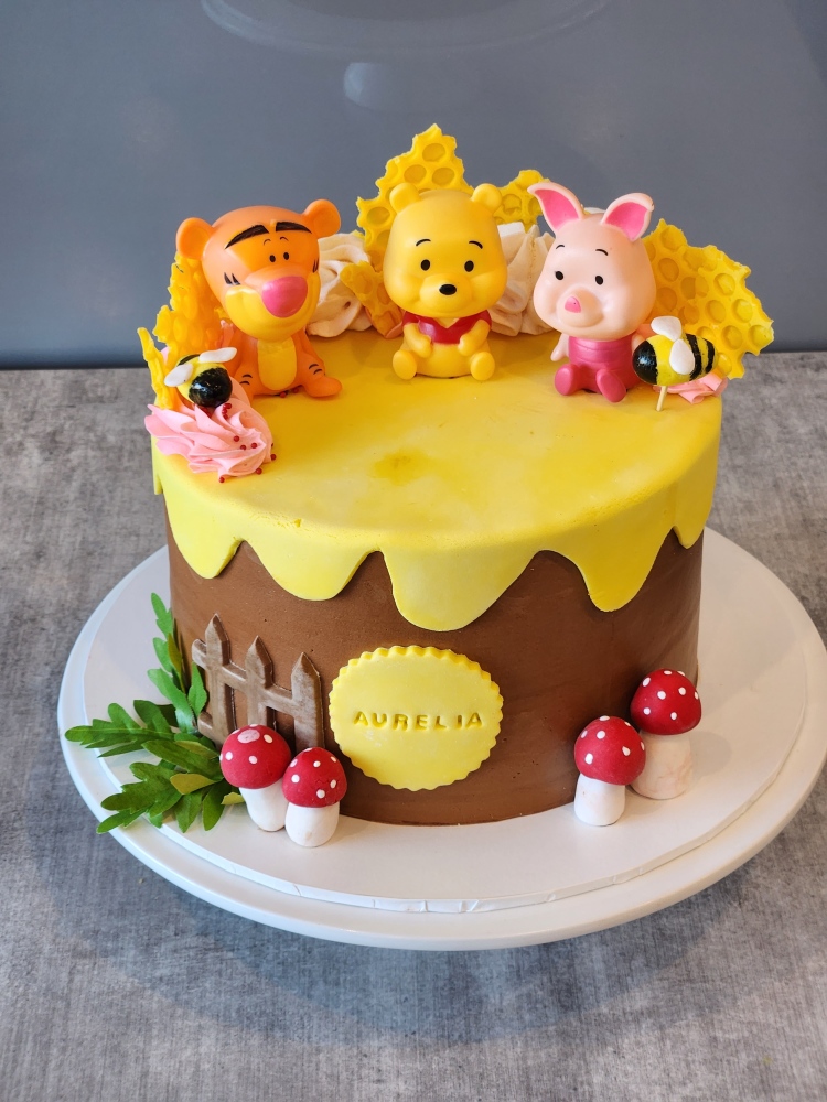 Winnie The Pooh Cake